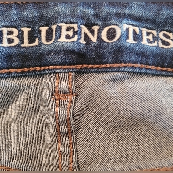 BLUENOTES Boyfriend Purposely Distressed Blue Denim Jeans, Size 30 - Picture 8 of 13